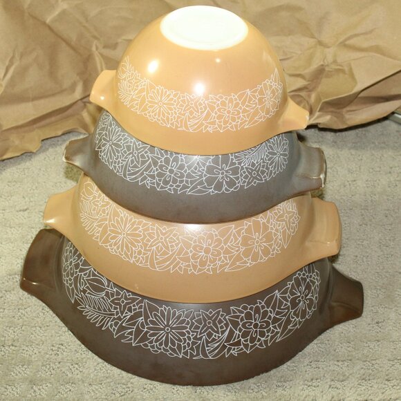 Vintage 1978 Pyrex Set of 4 Woodland Brown Nesting Mixing Bowls 441 442 443 444